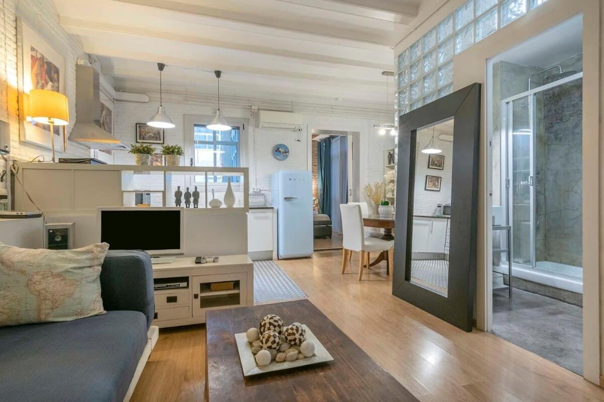 Exclusive 2 Bedroom Apartment In The City Center Barcelona Luaran gambar