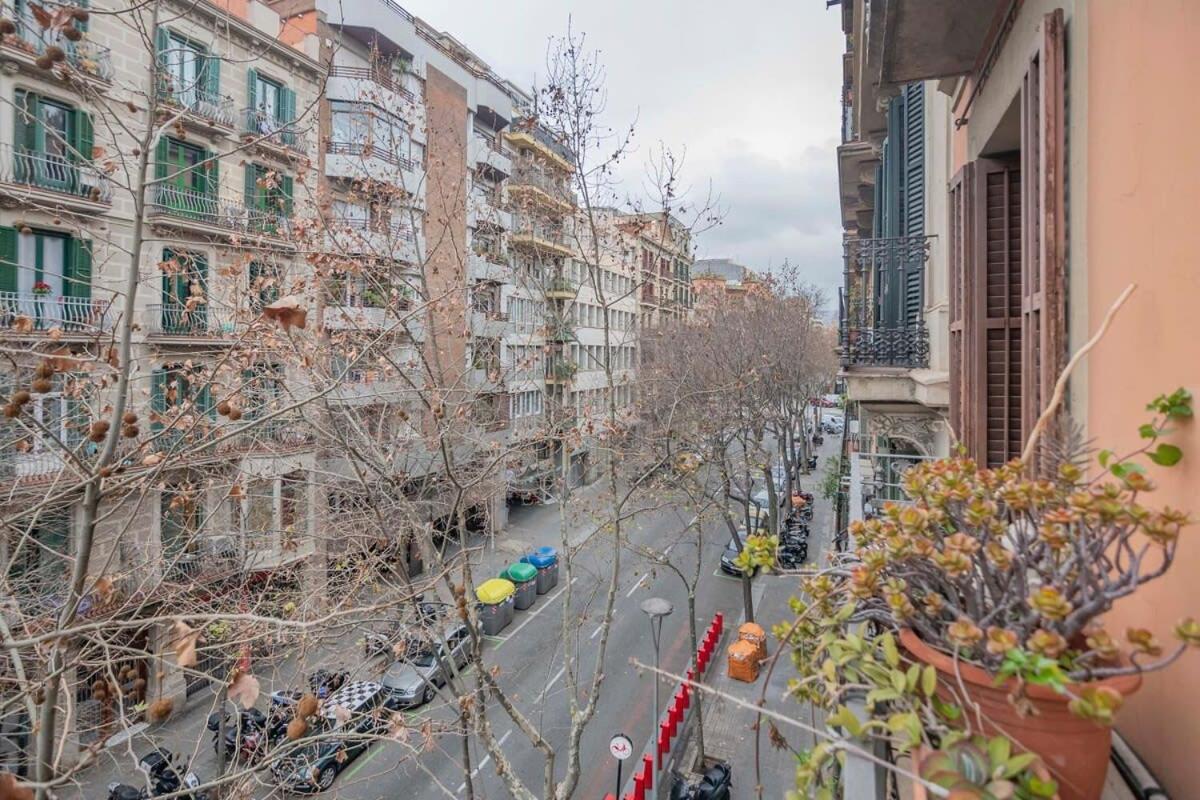 Exclusive 2 Bedroom Apartment In The City Center Barcelona Luaran gambar