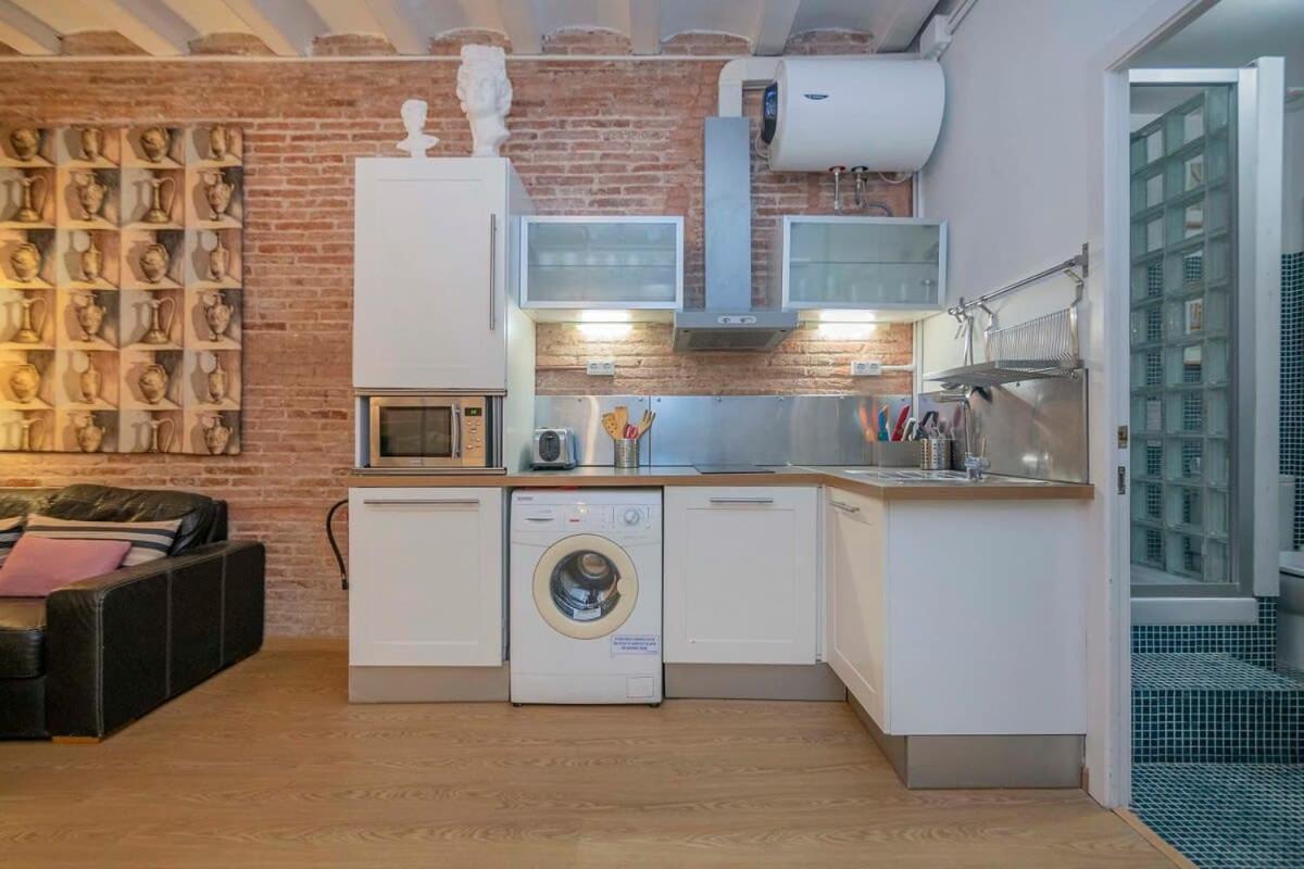 Exclusive 2 Bedroom Apartment In The City Center Barcelona Luaran gambar