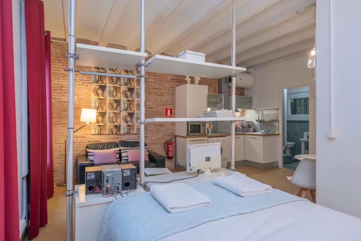Exclusive 2 Bedroom Apartment In The City Center Barcelona Luaran gambar