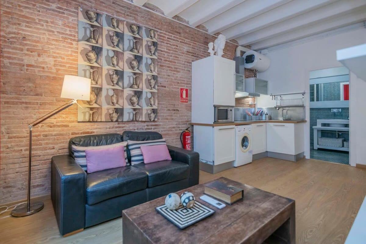 Exclusive 2 Bedroom Apartment In The City Center Barcelona Luaran gambar