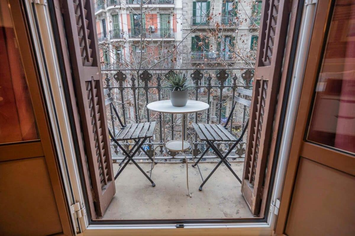 Exclusive 2 Bedroom Apartment In The City Center Barcelona Luaran gambar