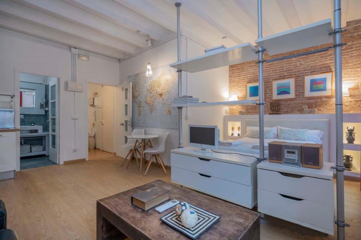 Exclusive 2 Bedroom Apartment In The City Center Barcelona Luaran gambar