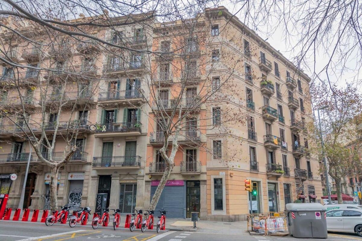 Exclusive 2 Bedroom Apartment In The City Center Barcelona Luaran gambar