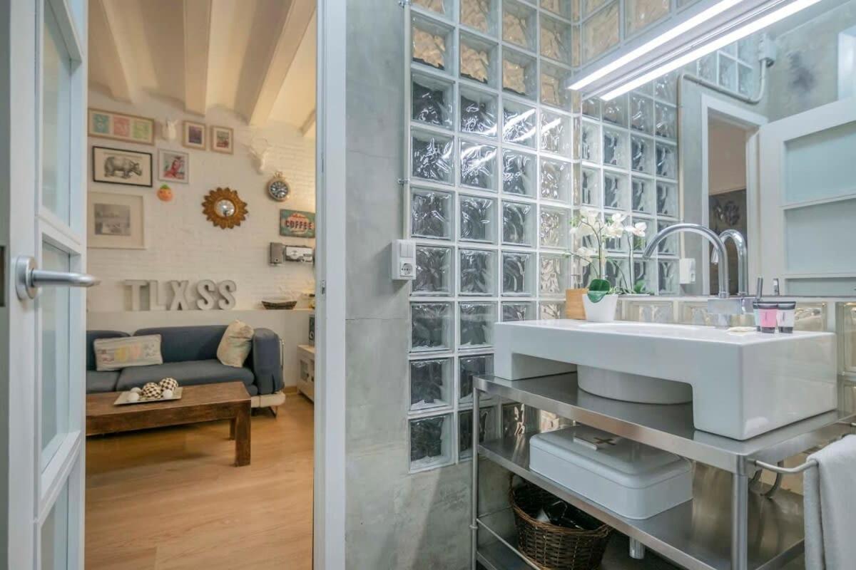 Exclusive 2 Bedroom Apartment In The City Center Barcelona Luaran gambar