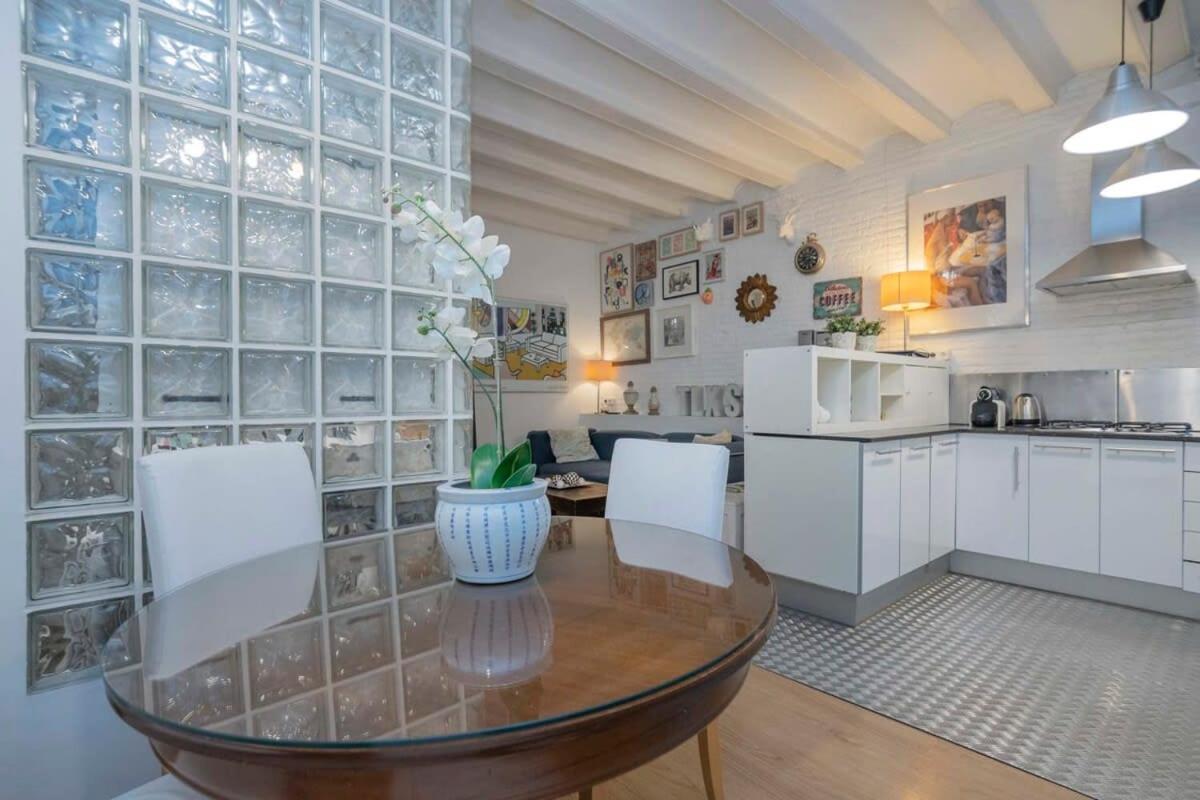 Exclusive 2 Bedroom Apartment In The City Center Barcelona Luaran gambar